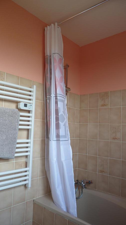Maison De Vacances Pour 6 Personnes Avec Piscine Lainsecq エクステリア 写真